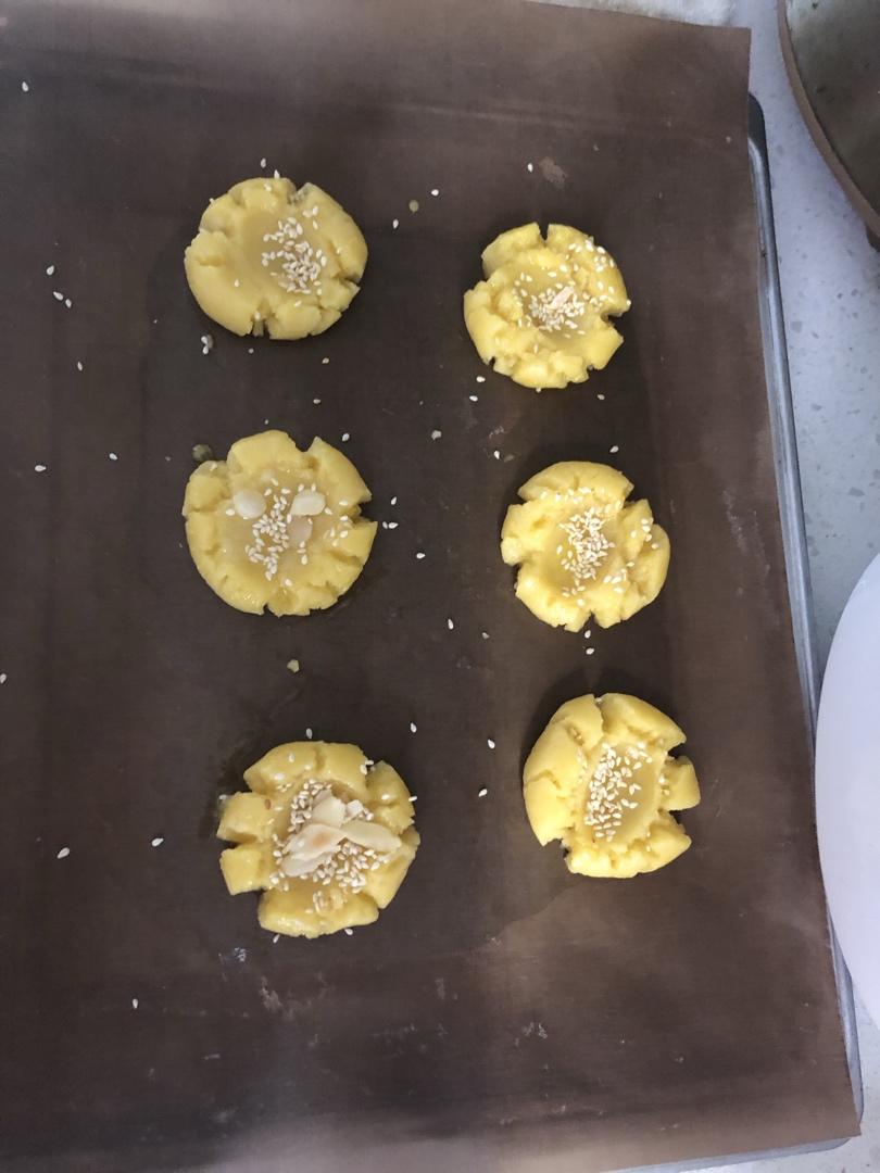 轻轻一按就碎掉的原味桃酥（不输猪油版）