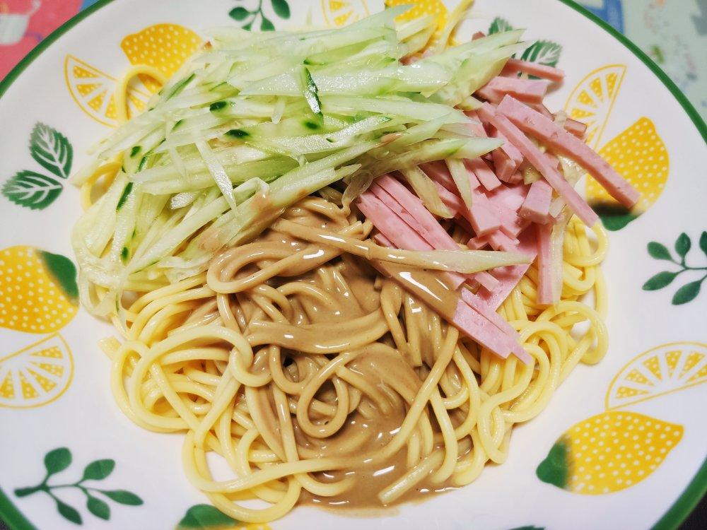 芝麻酱凉面拌面