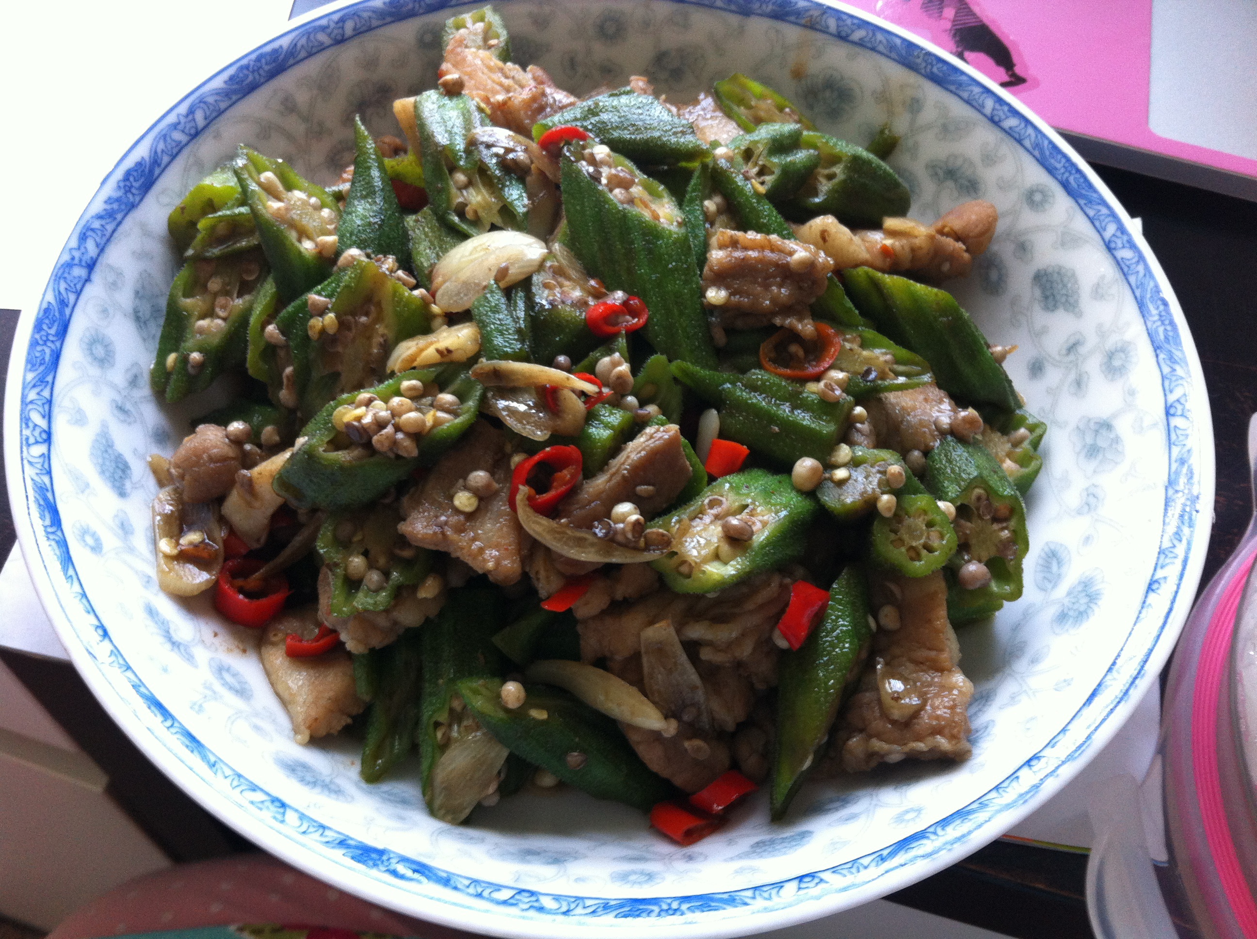 五花肉炒秋葵