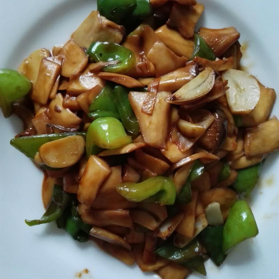 青椒素炒杏鲍菇
