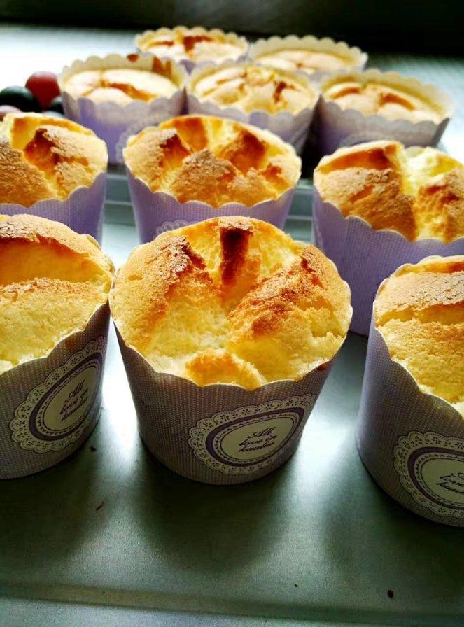 椰蓉棉花纸杯蛋糕