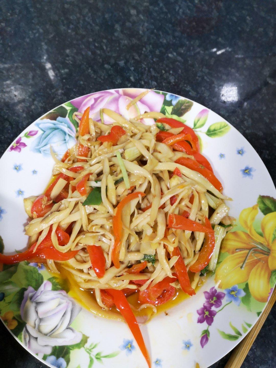 手撕杏鲍菇炒青椒