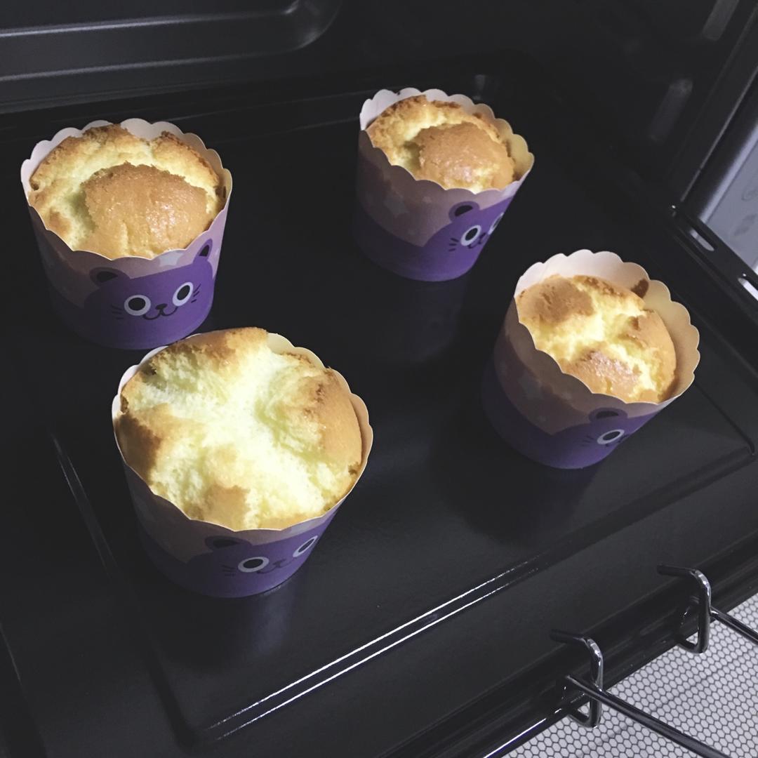 芒果流心杯蛋糕