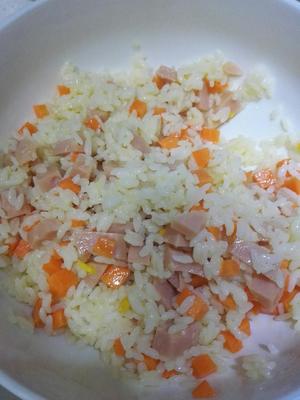 微波炉版的蛋炒饭——三分钟(做法超简单)的做法 步骤4