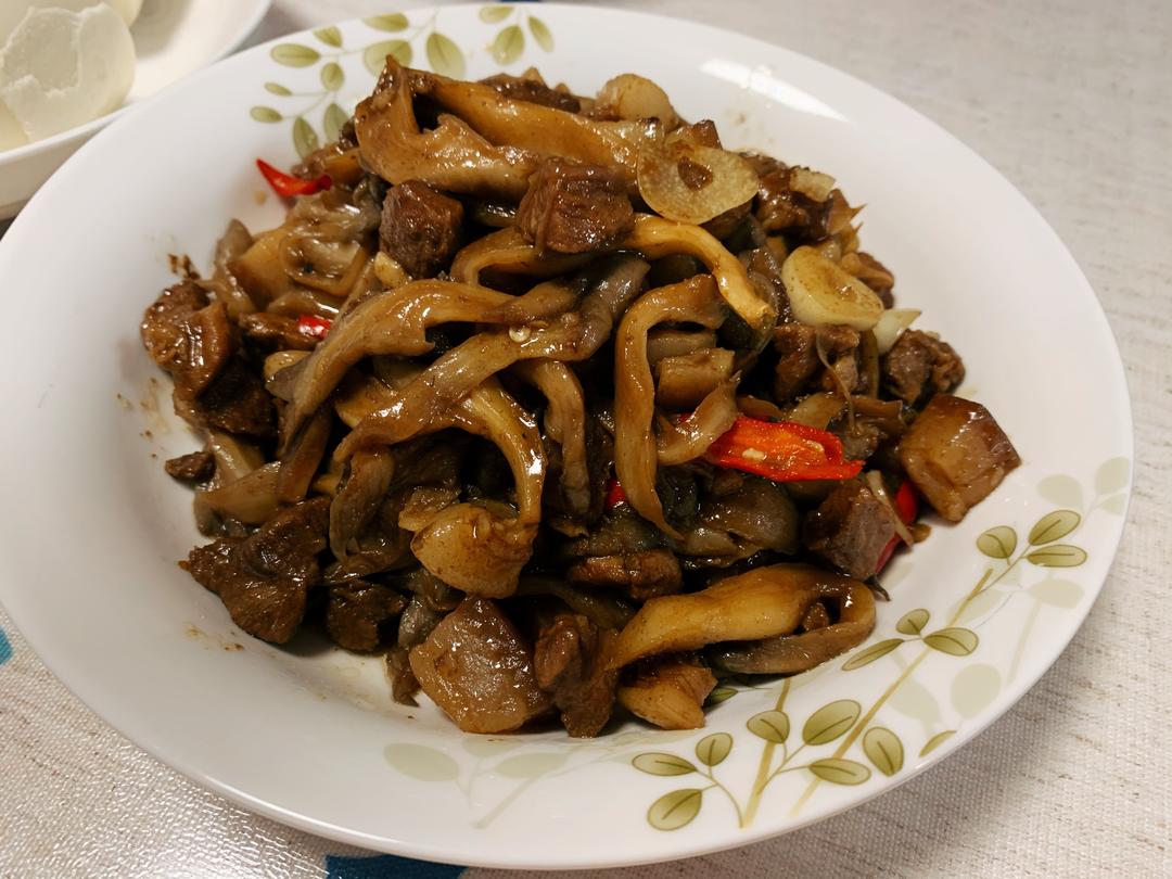 蘑菇炒肉