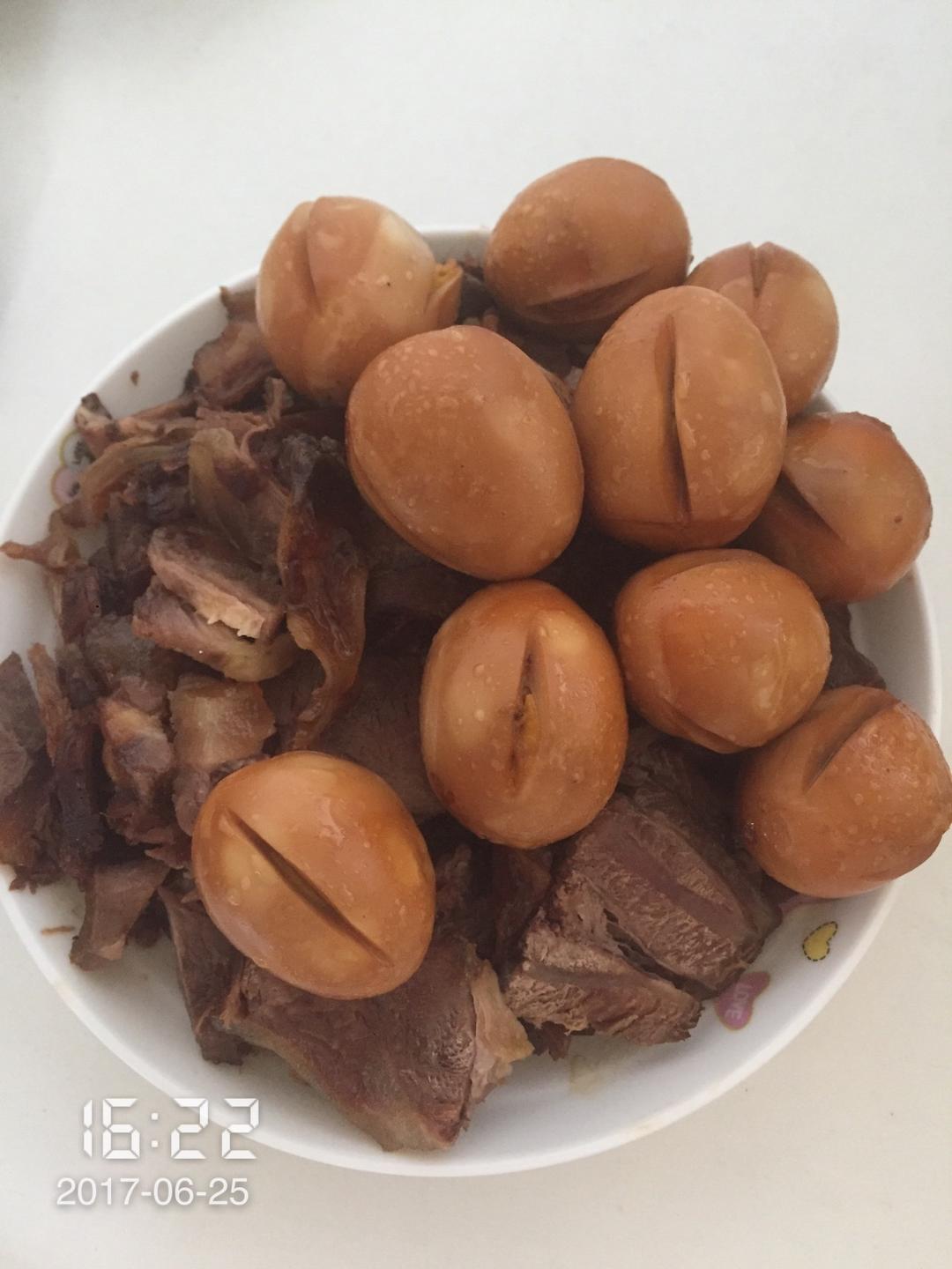 红烧牛肉加卤蛋的做法