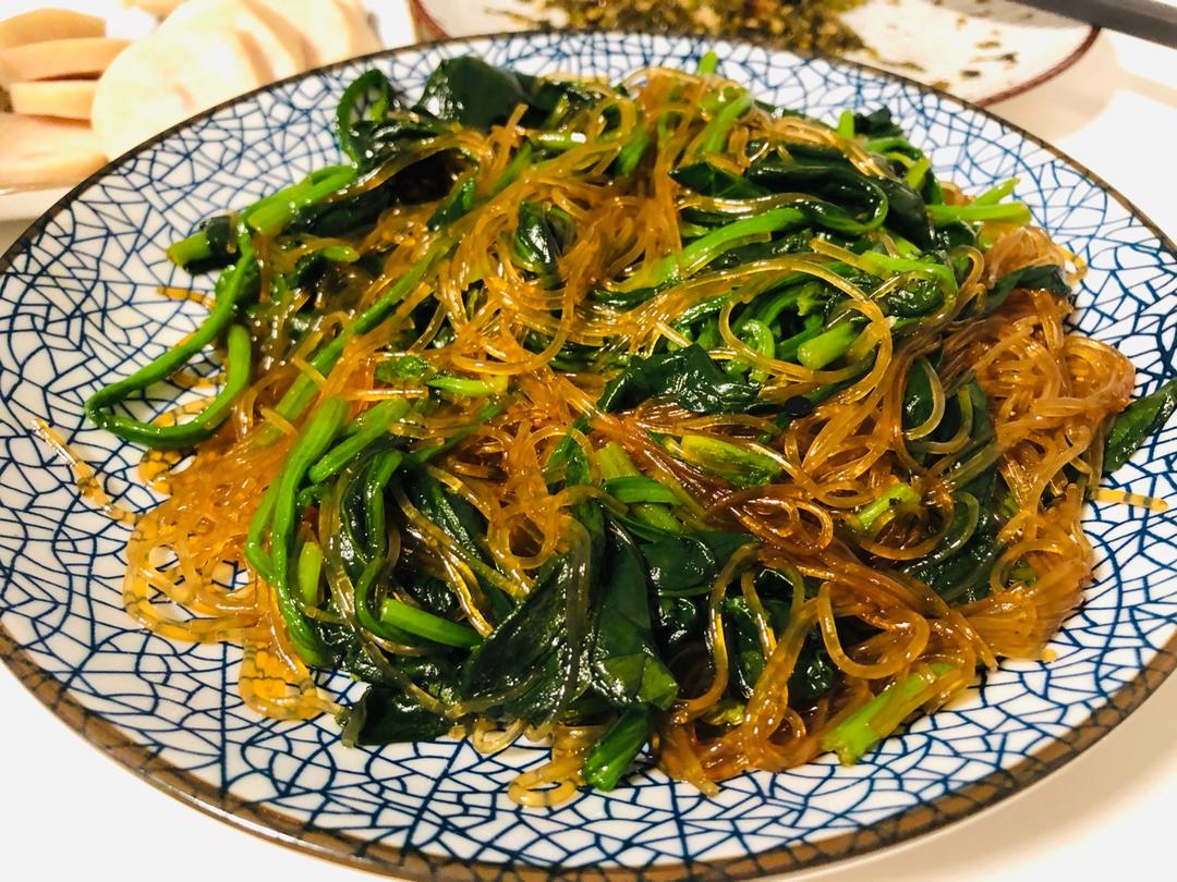 菠菜炒粉丝