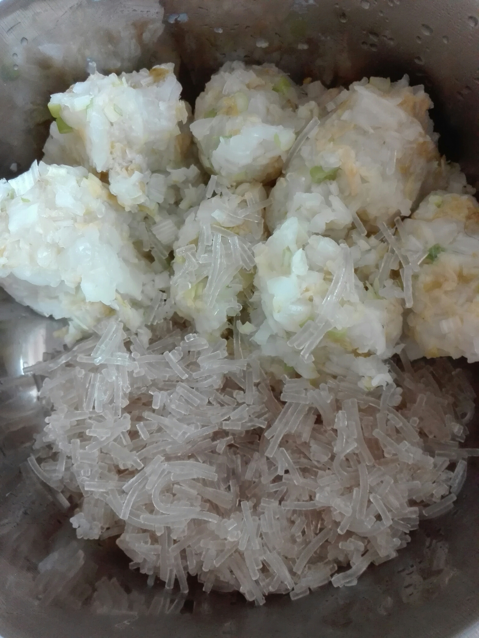 酸菜肉蒸饺的做法 步骤1