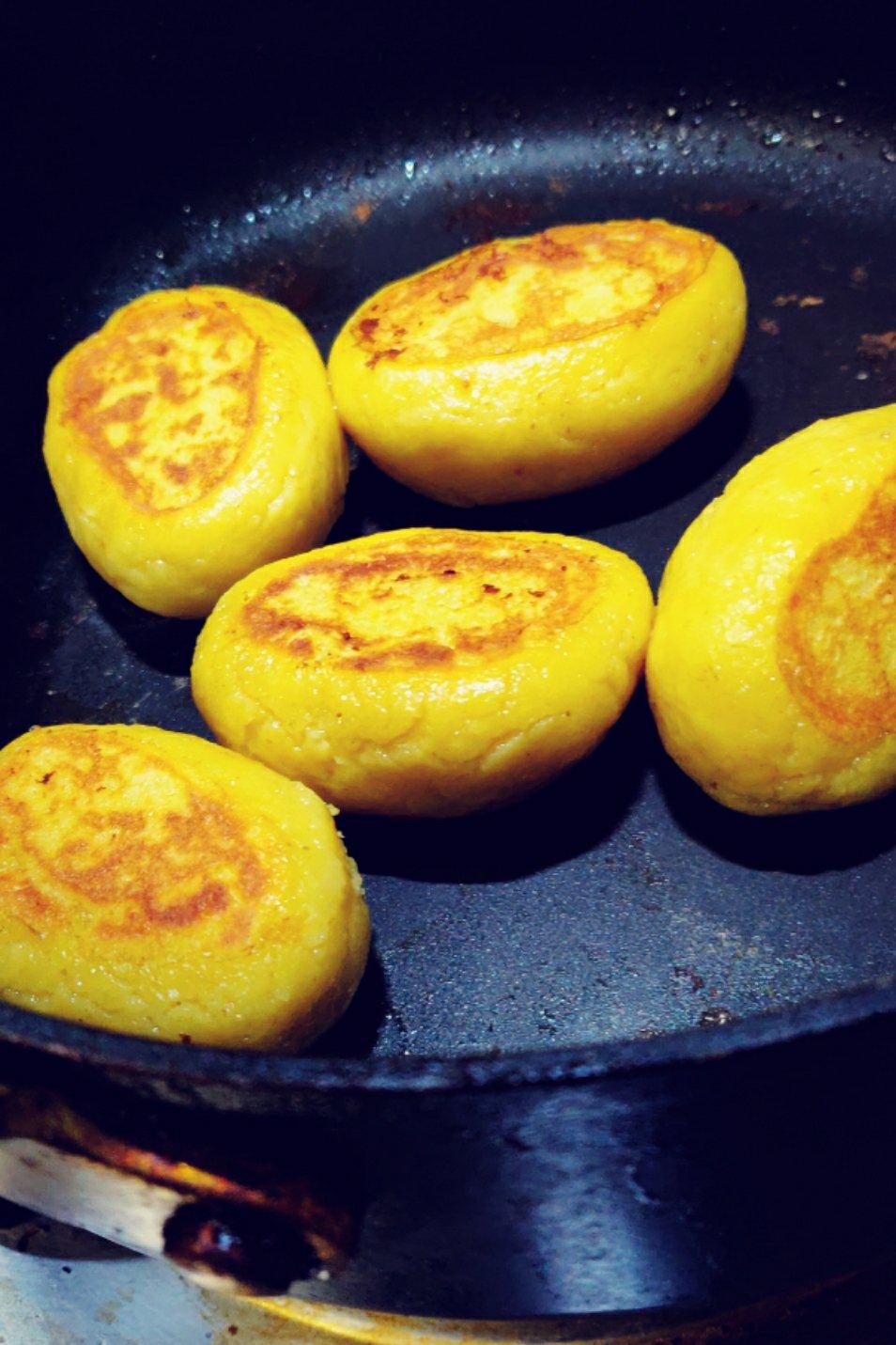 发面纺锤玉米饼