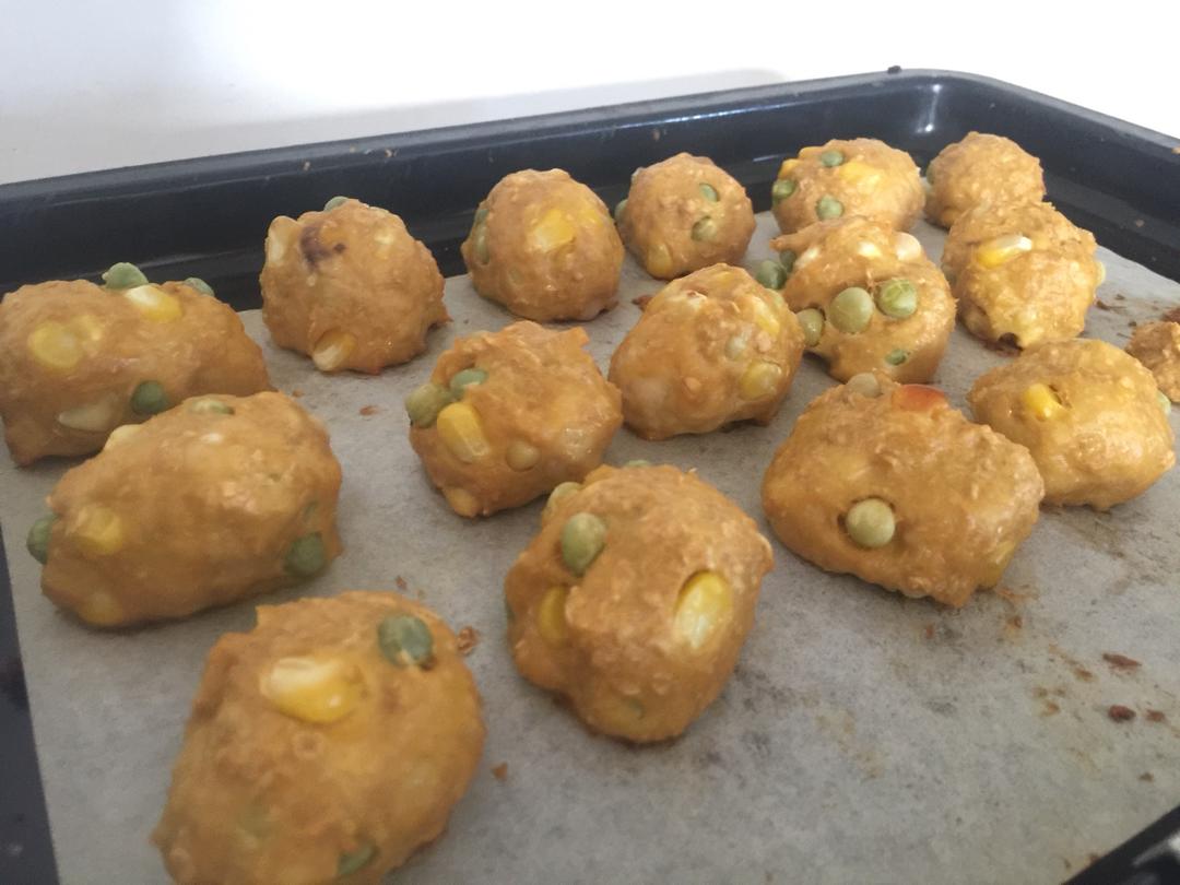 烤胡萝卜丝鸡肉燕麦丸子