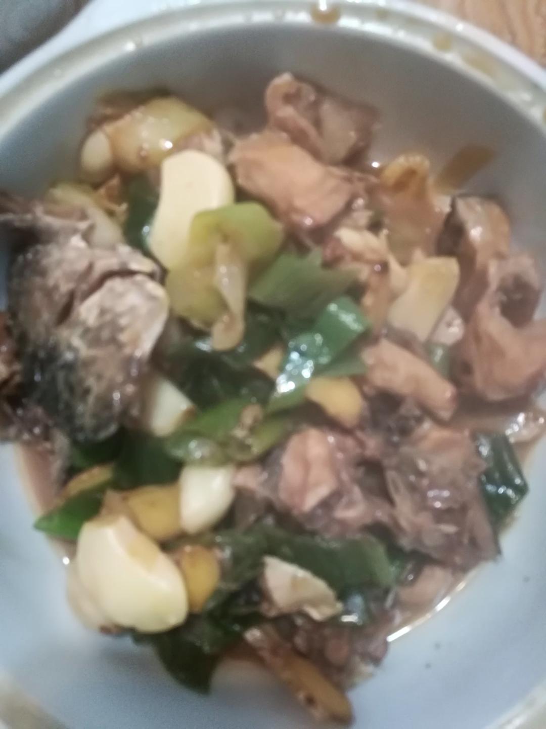 大蒜烧黑鱼