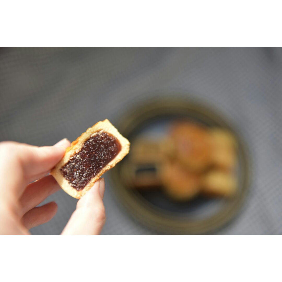 广式月饼—蛋黄莲蓉月饼