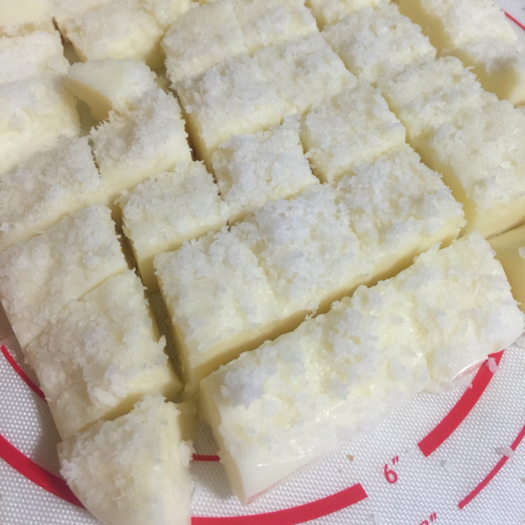 完胜85度C牛奶椰丝小方