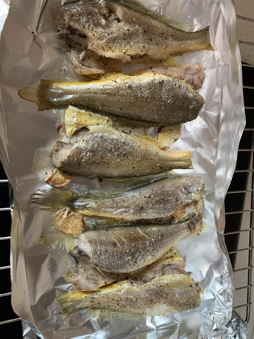 香煎小黄鱼
