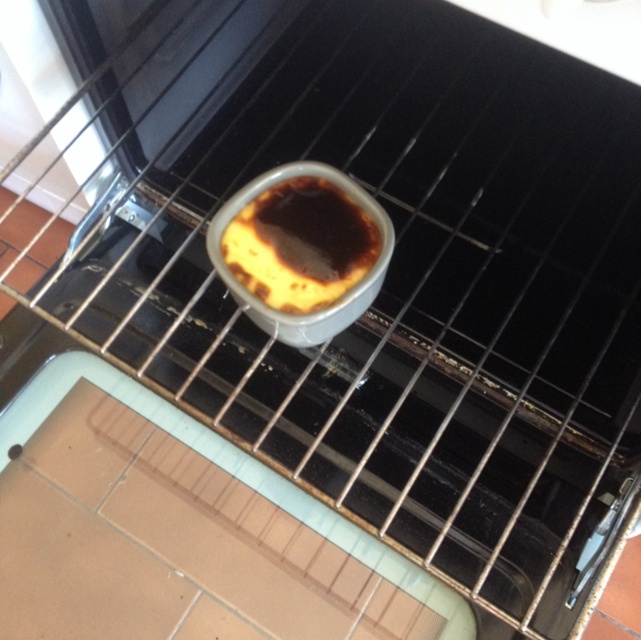 Crèmebrulée。法式烤布雷。焦糖布丁。