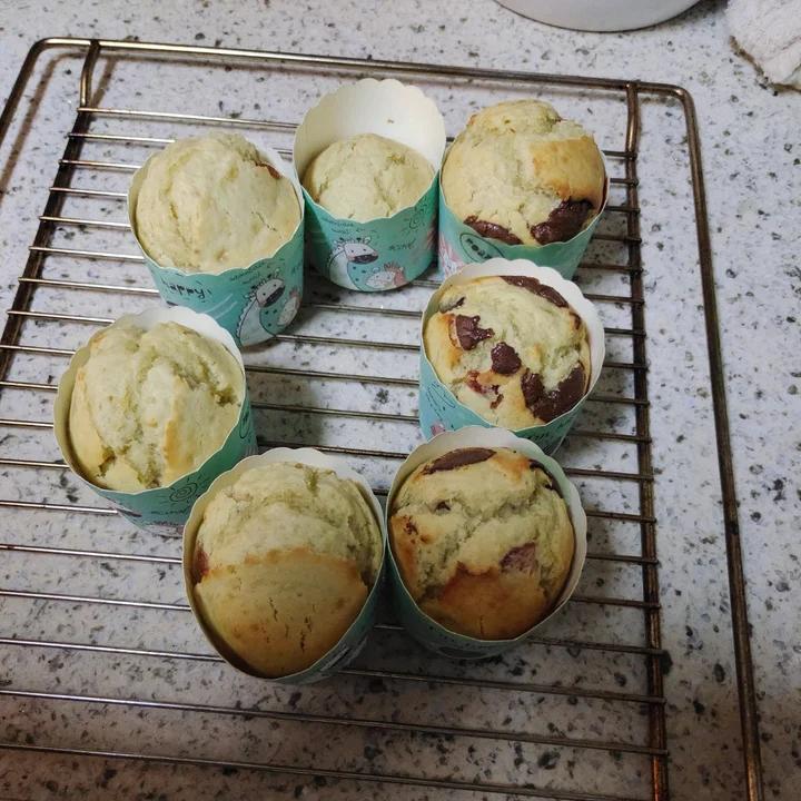 只需搅拌入烤箱的香蕉麦芬