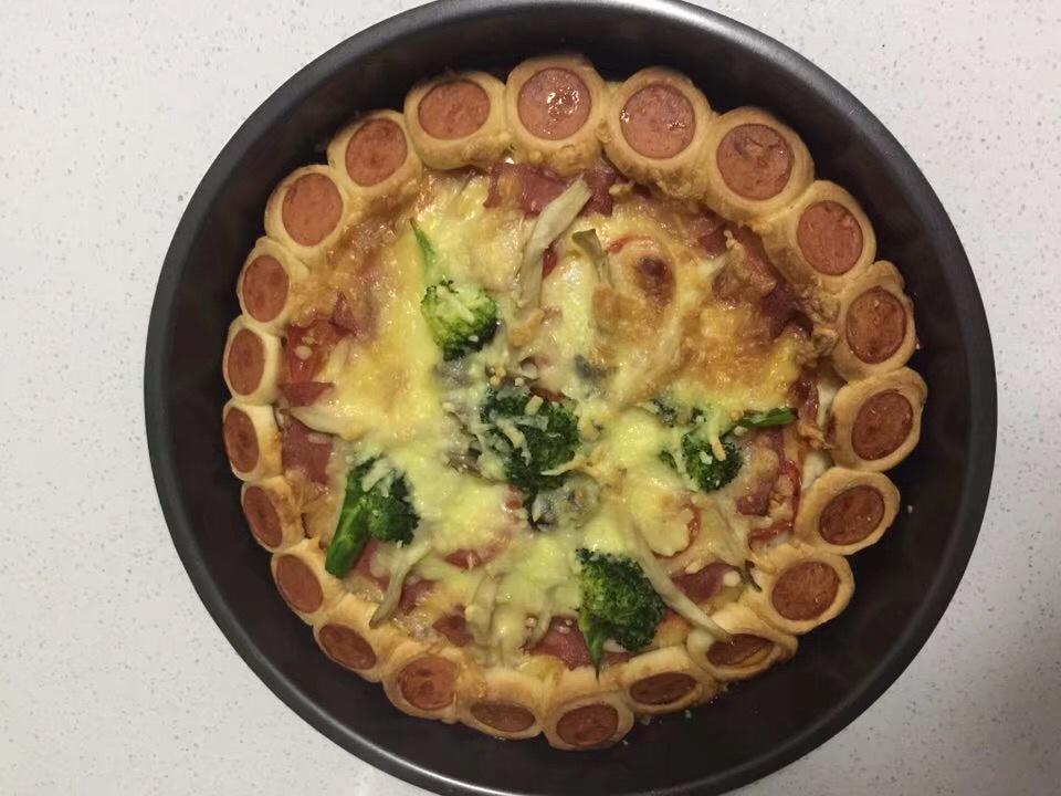 萨米肠蘑菇花边披萨