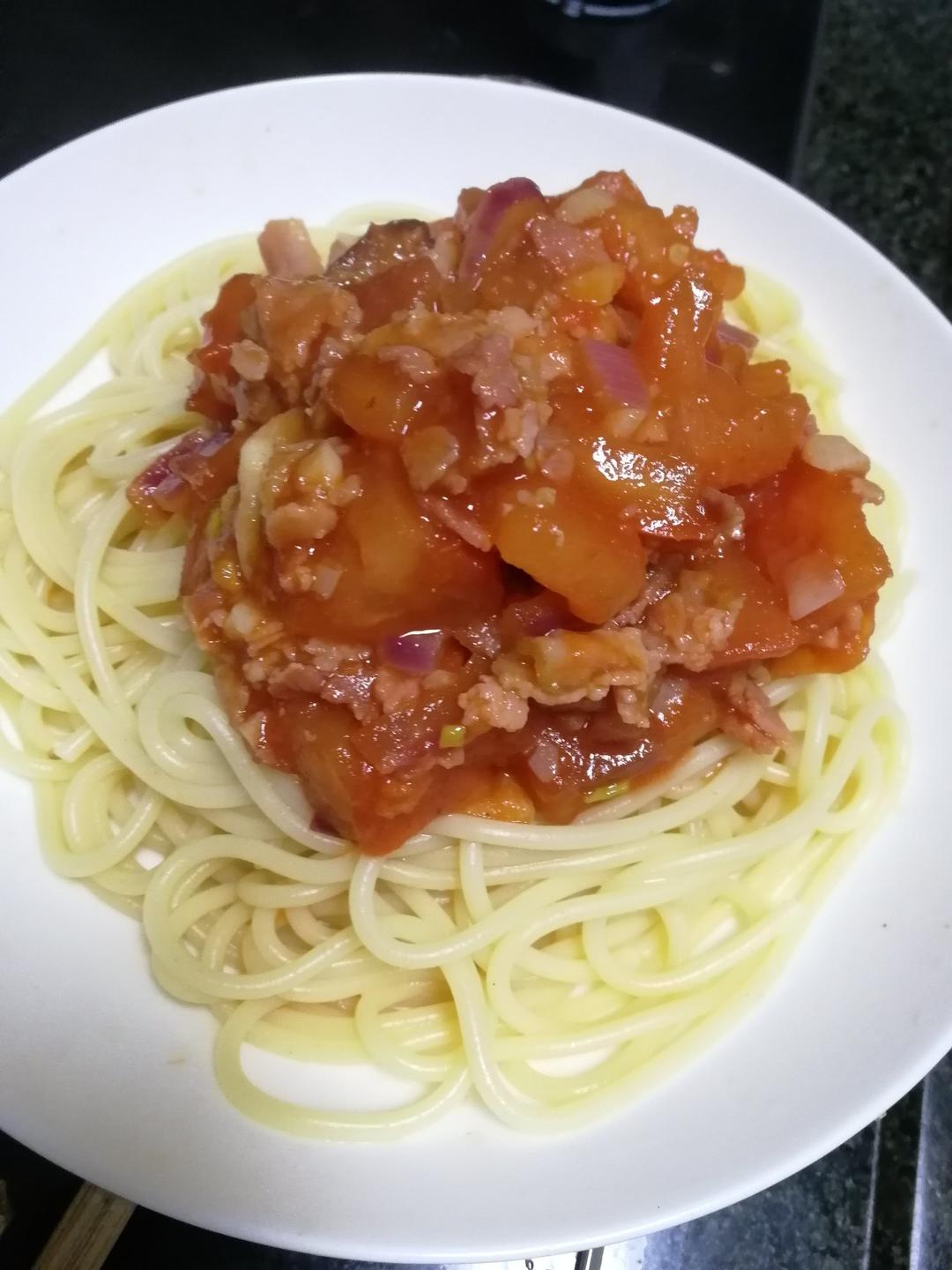 番茄肉酱意大利面