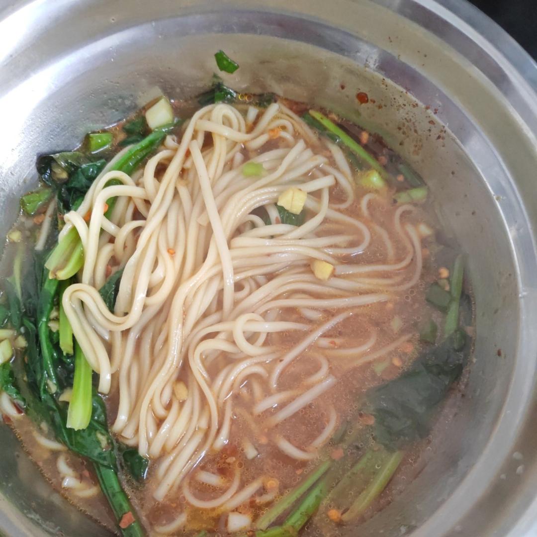 土生土长的重庆妹儿教你做地道的重庆小面