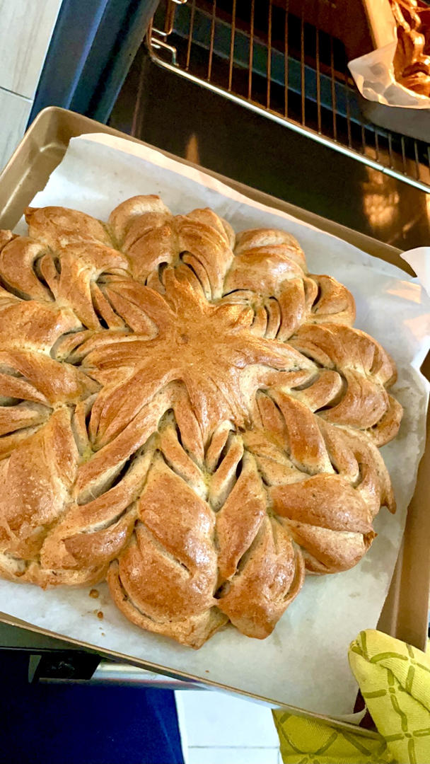 【小高姐】蒜香浓郁 造型优美 不用揉出手膜的面包