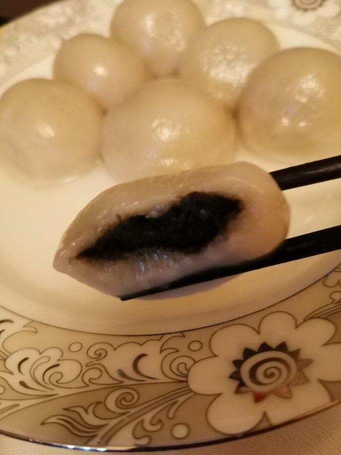 黑芝麻汤圆