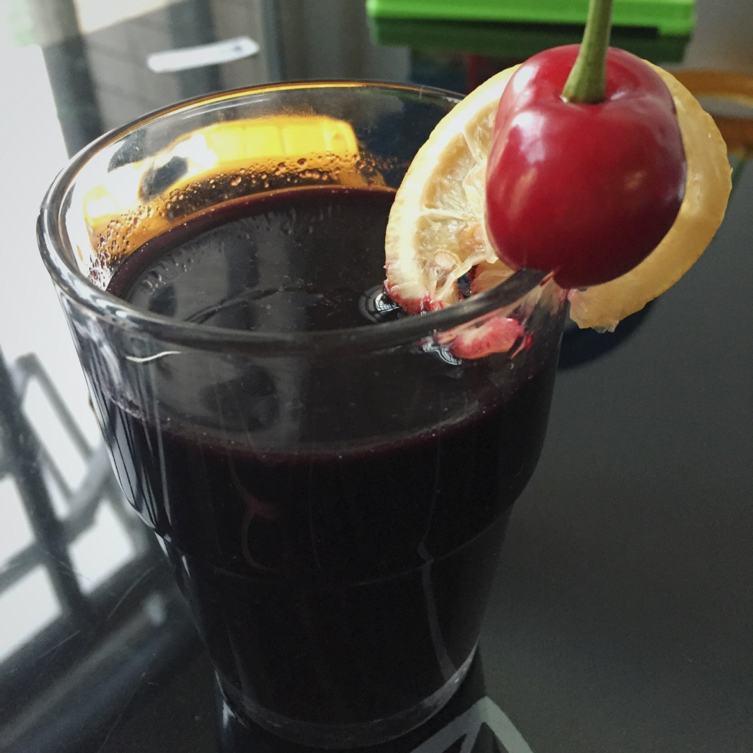 乖乖胖墩儿33做的鲜榨桑葚果汁(初夏最佳饮品)