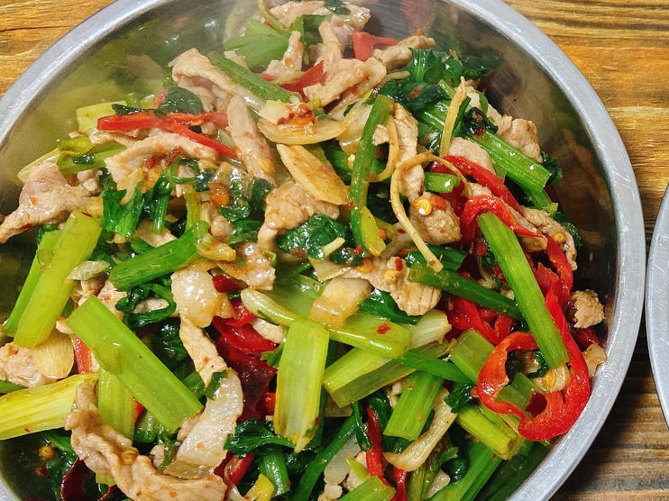 芹菜炒肉丝
