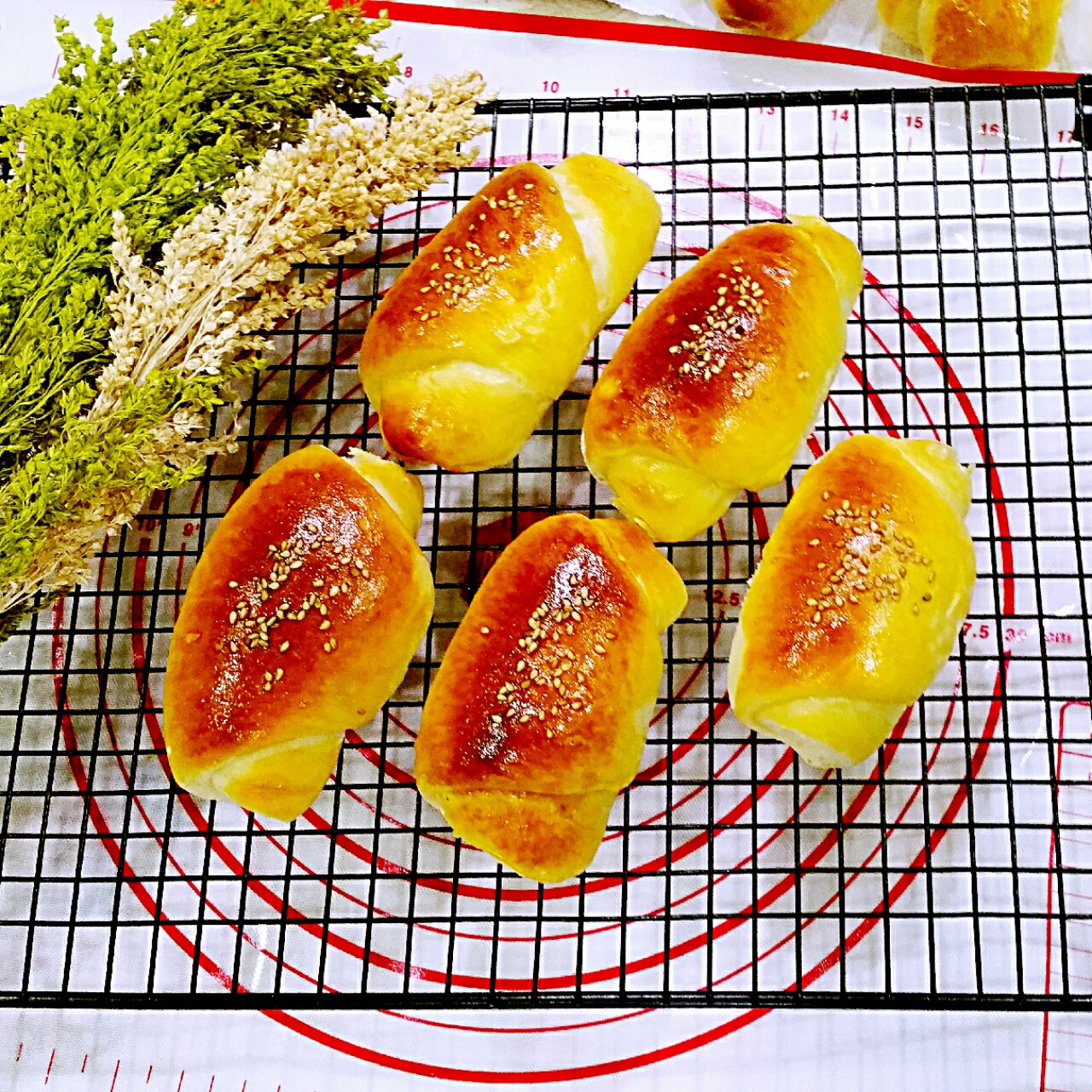 火腿肉松面包卷