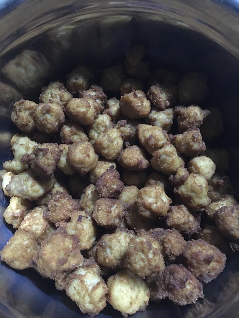 酥炸肉丸子