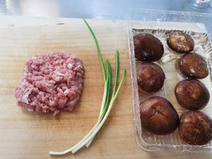 青菜菌菇瘦肉馄饨（附包馄饨和煮馄饨的方法）的做法 步骤4