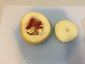 炖冰糖杏仁梨的做法 步骤4