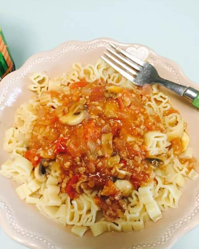 焗番茄牛肉洋葱蘑菇意大利面