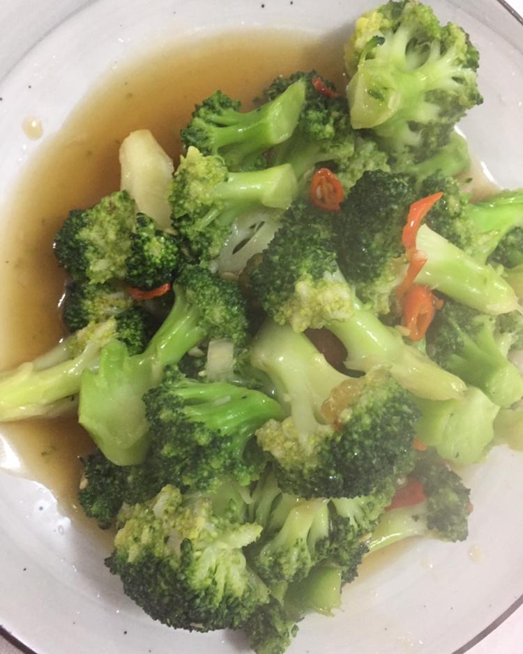 辣拌西兰花（简单又好吃）