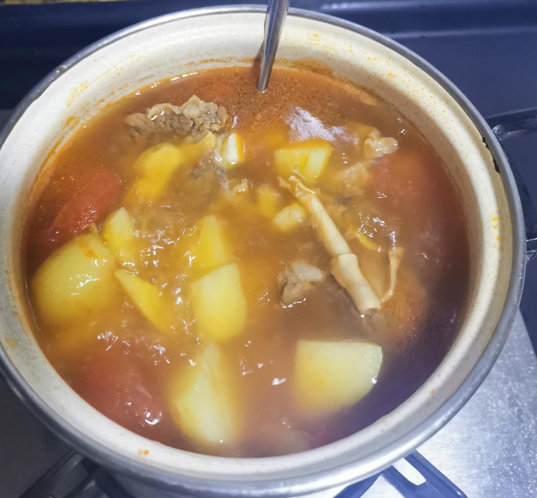 土豆番茄牛腩汤