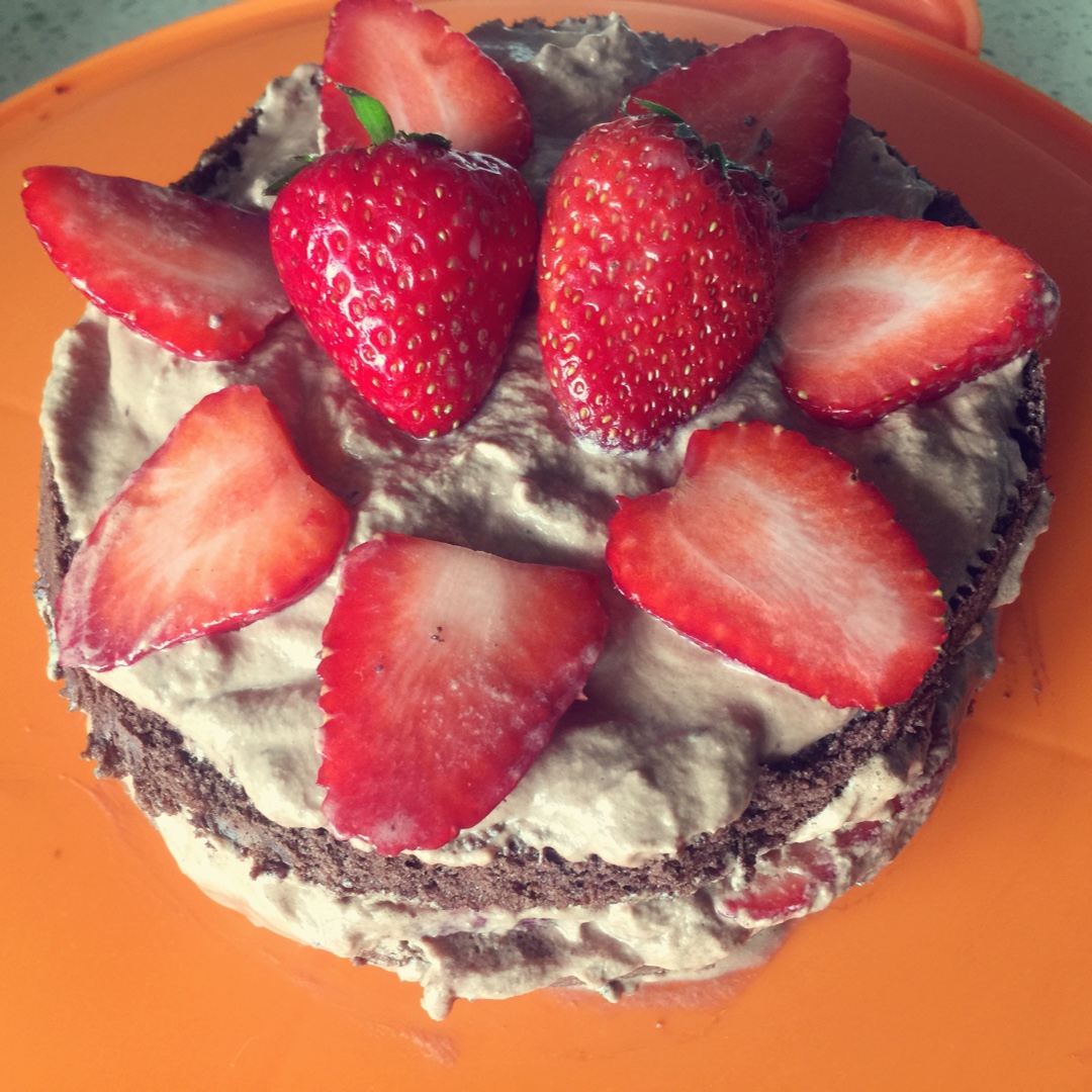 巧克力草莓奶油蛋糕