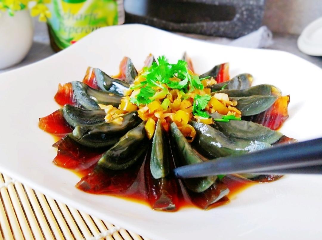 一看就会的‼️凉拌松花蛋黄瓜㊙️好简单