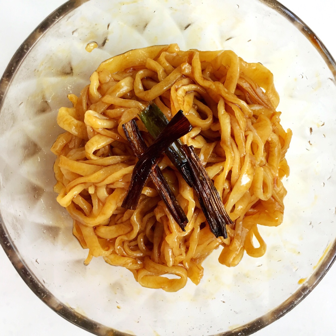 葱油拌面Spring Onion Noodles
