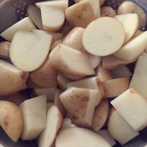 土豆烧排骨的做法 步骤3