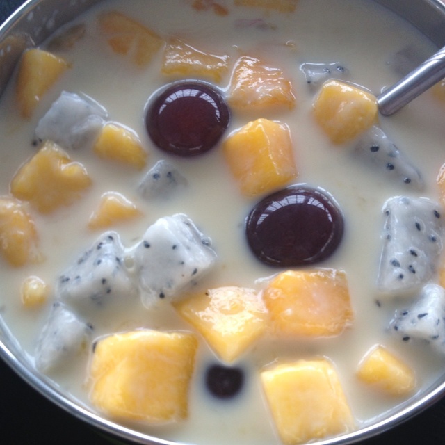 火龙果椰汁西米露