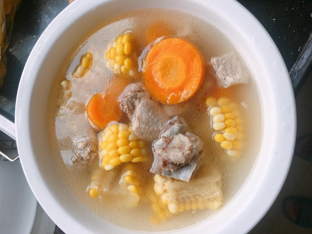 排骨玉米汤