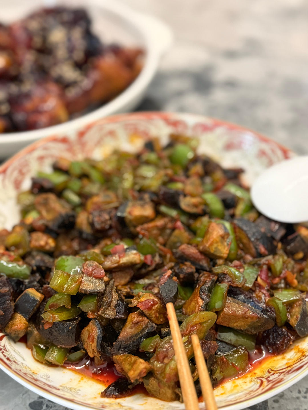 青椒炒皮蛋（无敌下饭好吃）