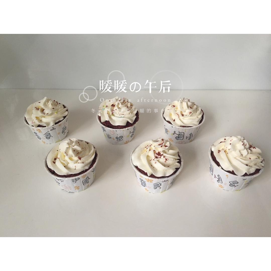 红丝绒戚风杯子蛋糕