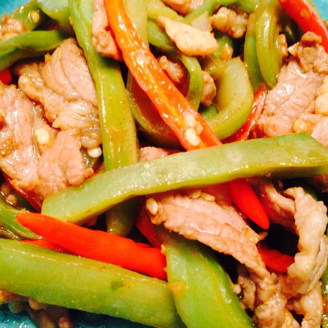 im eao做的贡菜红椒段炒肉丝