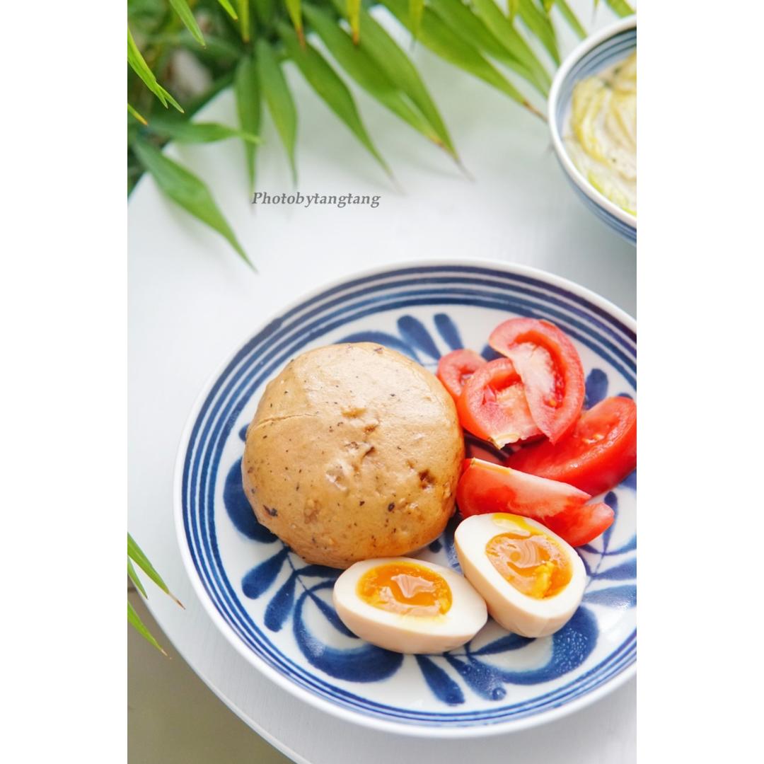 红糖红枣枸杞核桃馒头