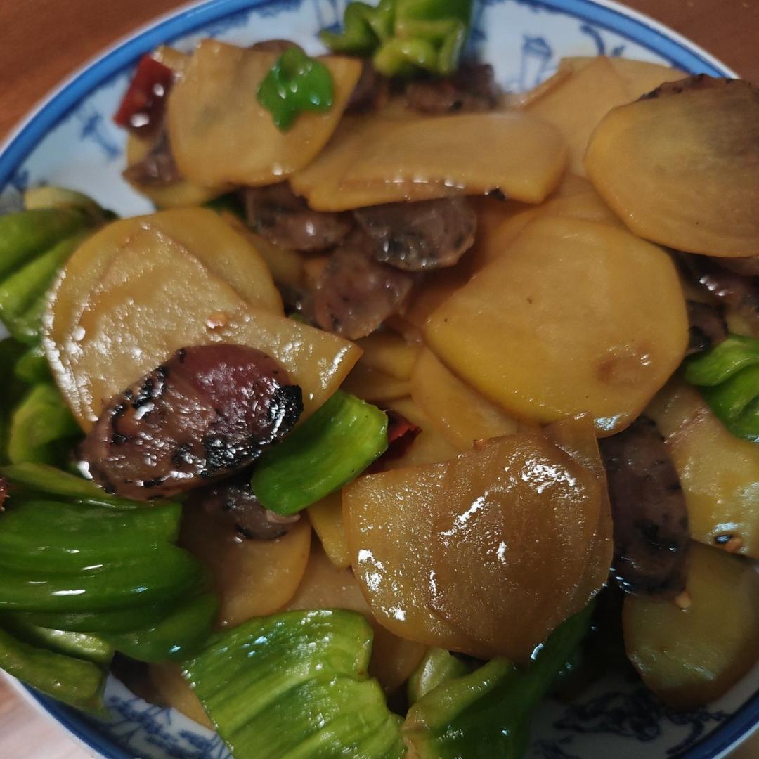 腊肠炒土豆