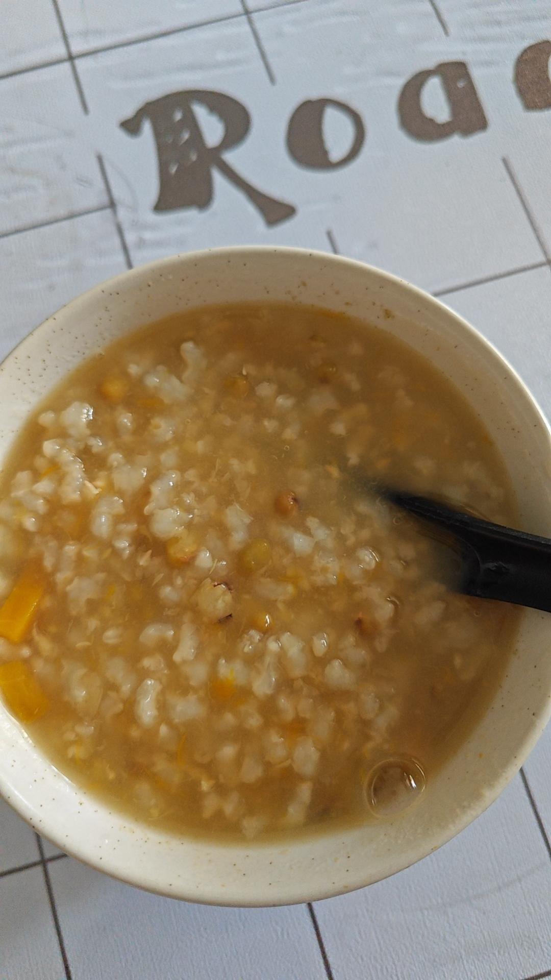 贝贝南瓜绿豆米粥