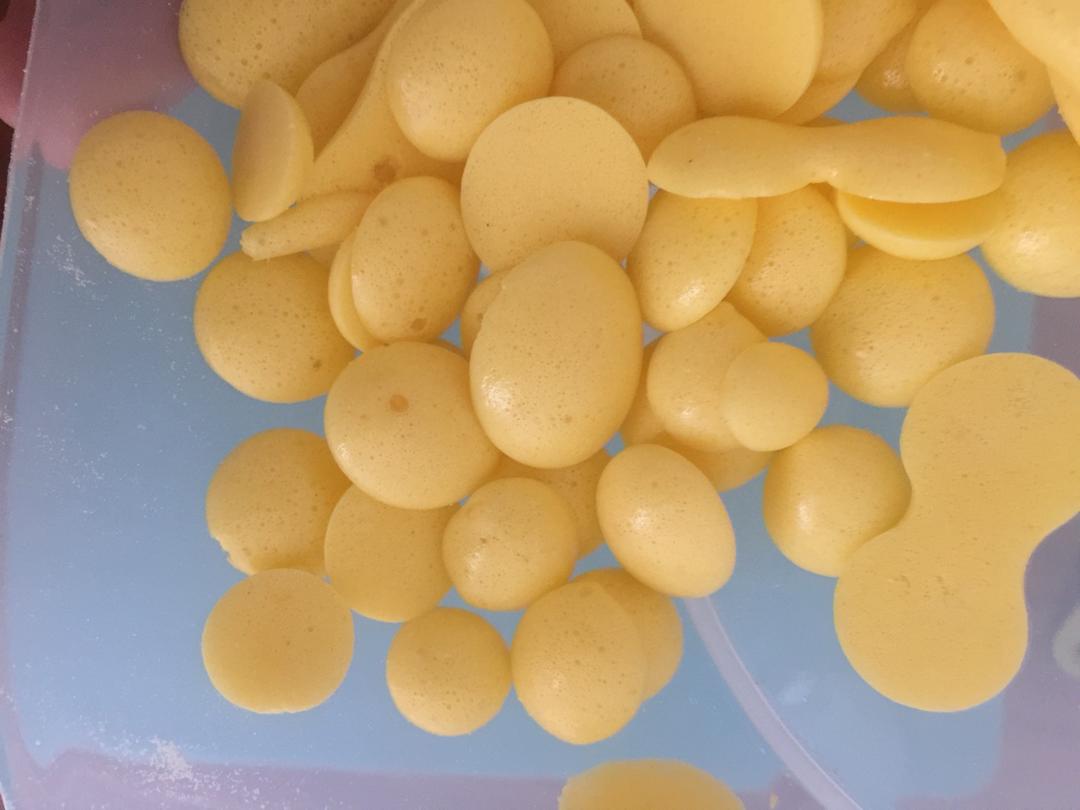 入口即化的无添加蛋黄溶豆