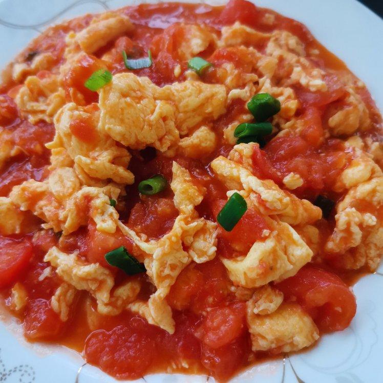 番茄炒鸡蛋（超浓的番茄味）