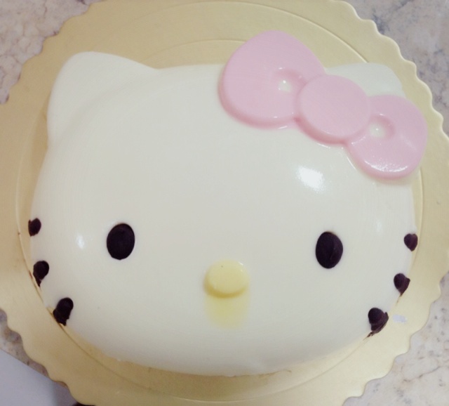 hello kitty 立体主题蛋糕——酸奶奶酪蛋糕