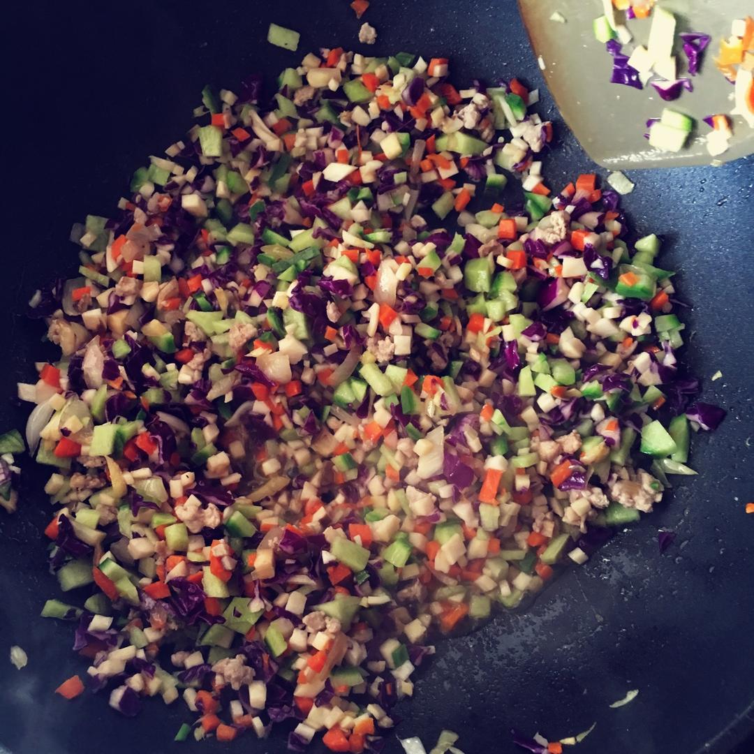 蘑菇肉末烩时蔬